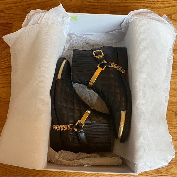 NWT Balmain Quilted Black Leather/Gold Chain Boots - Picture 3 of 13